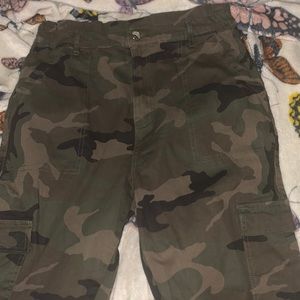 never worn, super cute, stretchy